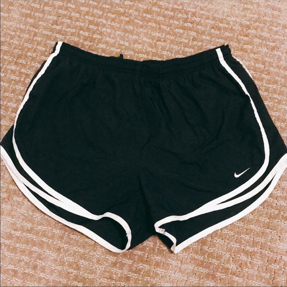 Nike Dri-fit black lined running shorts chic